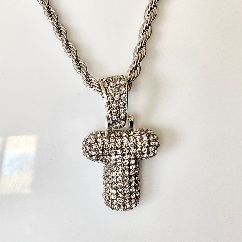 💥💕 T letter pendant 💕🎁💥